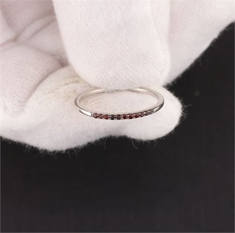 Ring mit Garnet / W52 / SI925 / Ex-VK: 49,- € / 5361-JWG