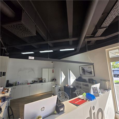 TRILUX LED Lichtbalken / Hängeleuchte - ID: 98-TMP