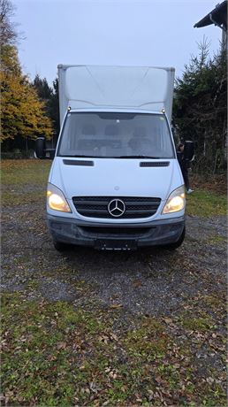Mercedes Sprinter 516 CDI mit Koffer und Hebebühne
