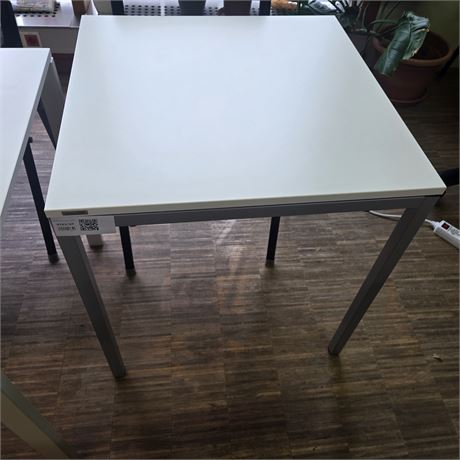 Schreibtisch 70x70 cm - ID: 189-VFT