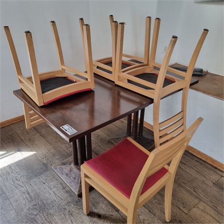 2 Tische + 4 Stühle - ID: 79-GHT