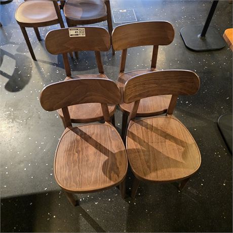Thonet Stühle Modell 20 aus Nussbaumholz - ID: 45-LLG