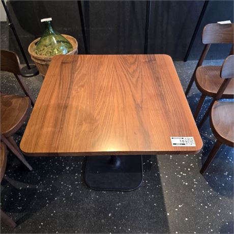 Quadratischer Tisch - ID: 18-LLG