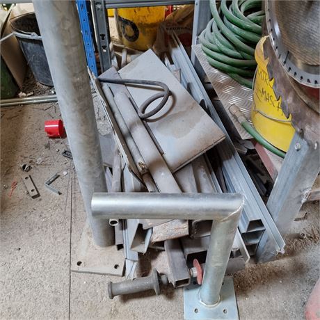 Posten Material Aluminium + Stahl - ID: 197-REB