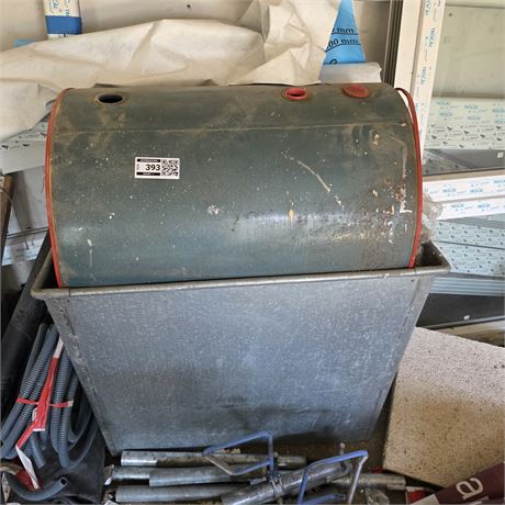 Stahltank mit Auffangwanne - ID: 393-REB