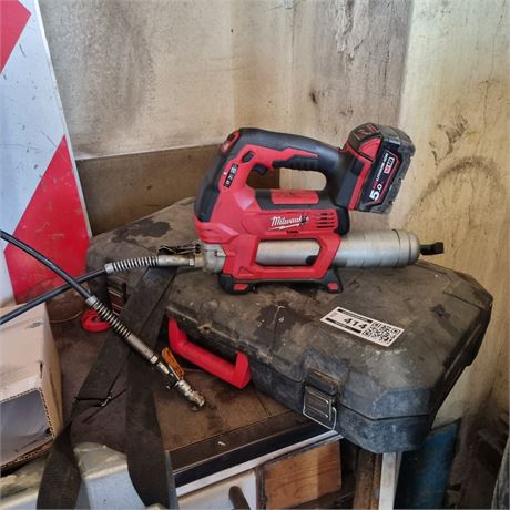 Milwaukee M18 GG Akku-Fettpresse - ID: 414-REB