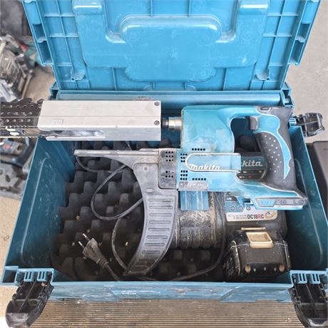 Makita DFR750 Schnellbauschrauber + Akku + Ladegerät - ID: 4-REB