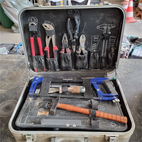Werkzeugkoffer mit Inhalt - ID: 165-REB