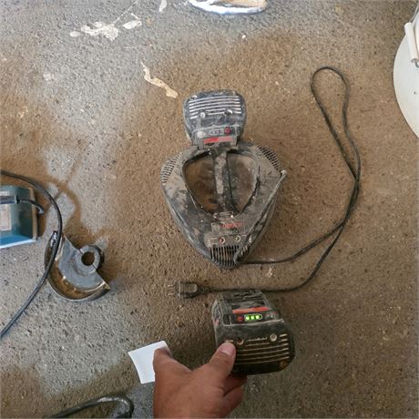 Bosch Lithium-Ionen-Akkus + Ladegerät - ID: 33-REB