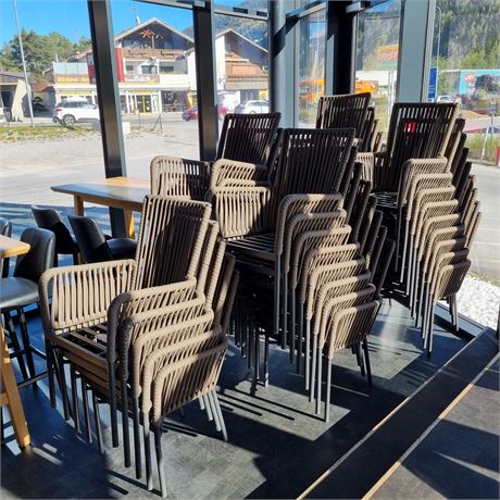 Posten Terrassenstühle, ca. 41 Stück, stapelbar, mit Sitzpolstern - ID: 24-PPA