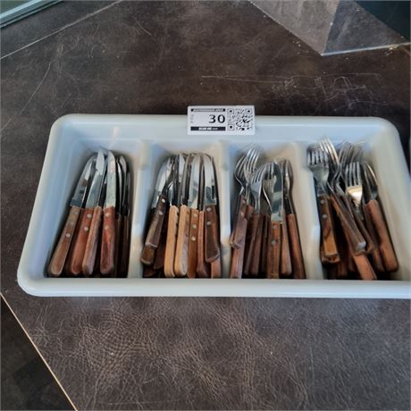 Posten Besteck mit Messern und Gabeln, Holzgriffe - ID: 30-PPA